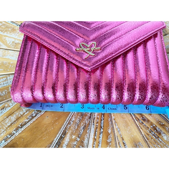 NWT Victoria’s Secret Fuchsia Wallet / Wristlet - Picture 9 of 14